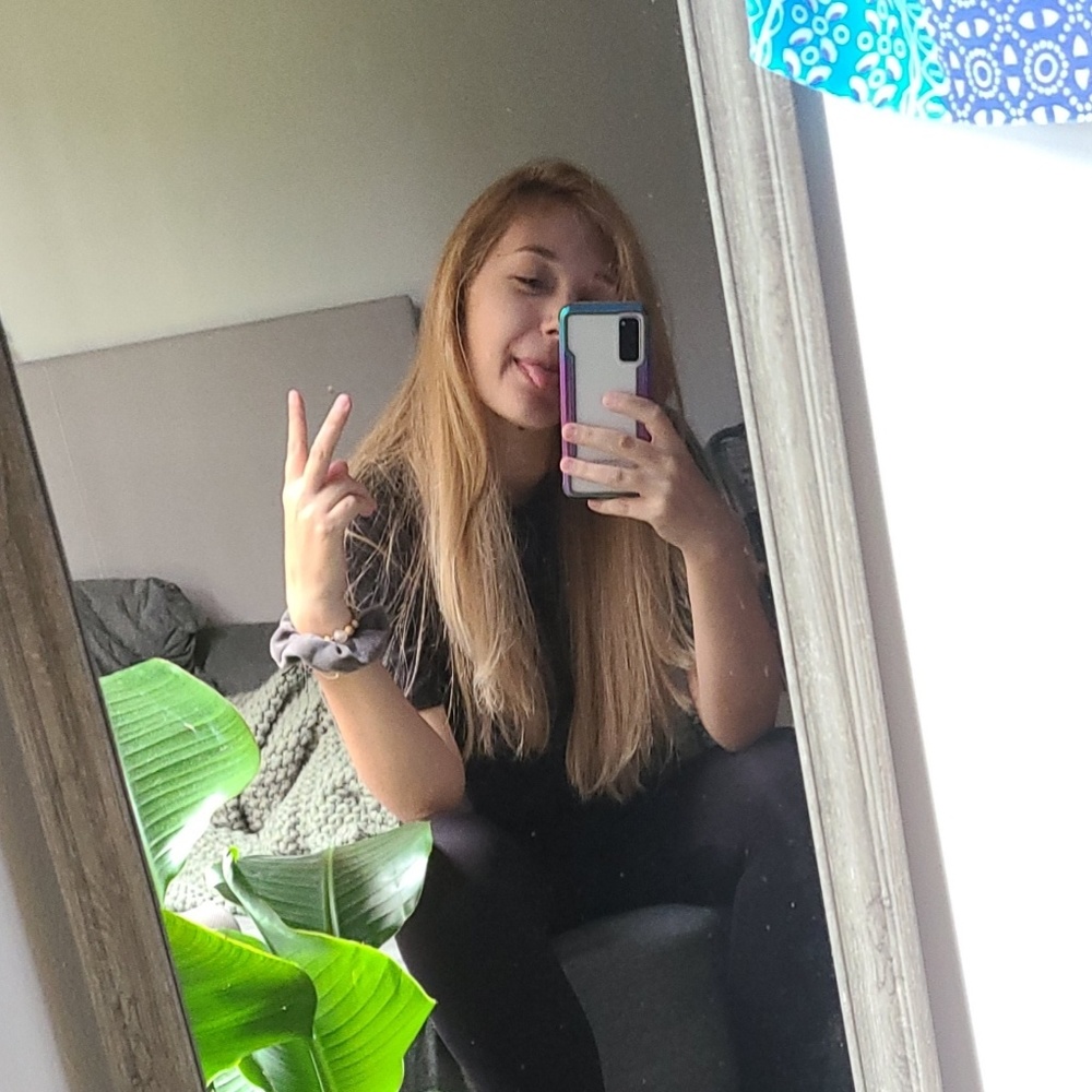 Meet your Posher, Emily